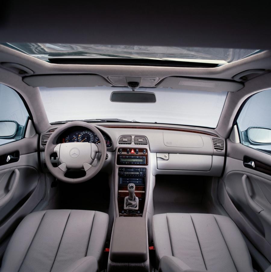  Mercedes-Benz CLK-Class 1996 года  (фото 8 из 8)